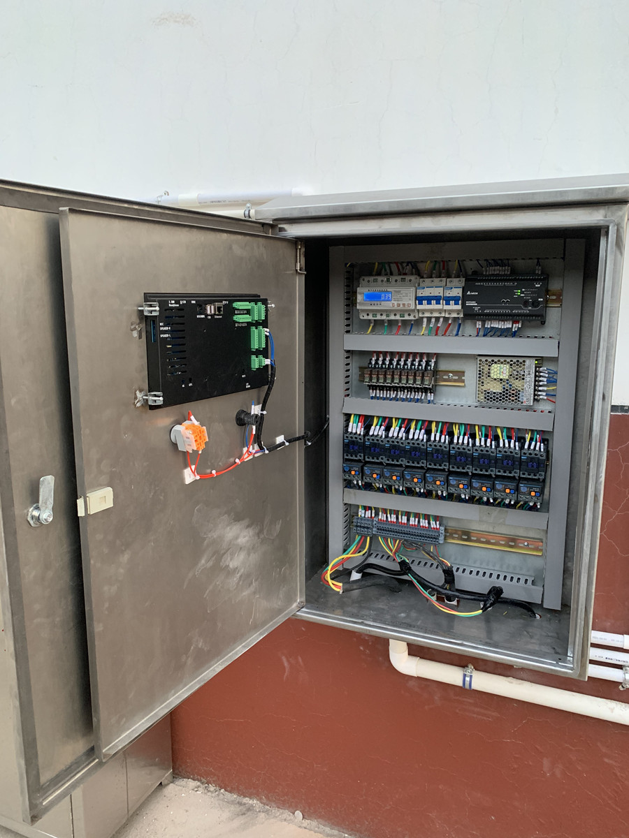 1701739736152090.jpg 智能综合控制柜内部.jpg