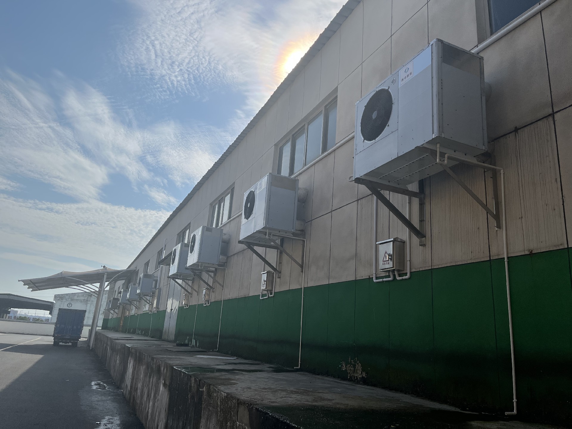 1707012228164400.jpg 粮库专用空调56.jpg