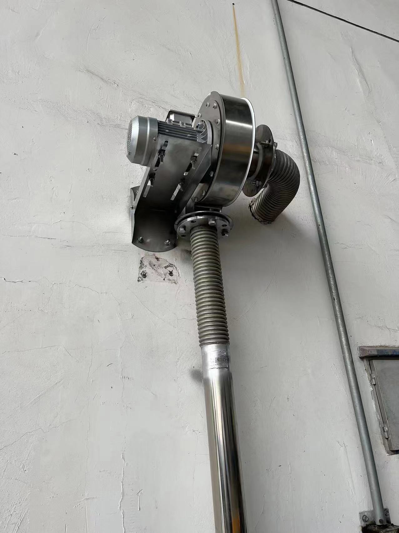 1715583334506876.jpg 39a8f0e5b44b0a6fae73d98ed08960e.jpg