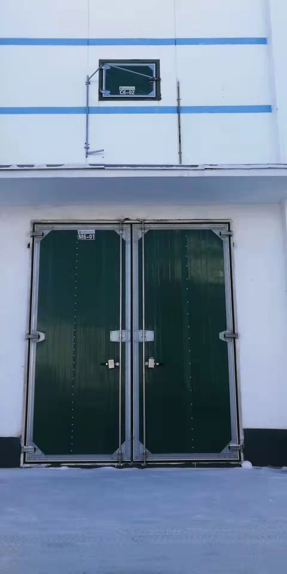 1716516742241548.jpg 密闭保温门.jpg